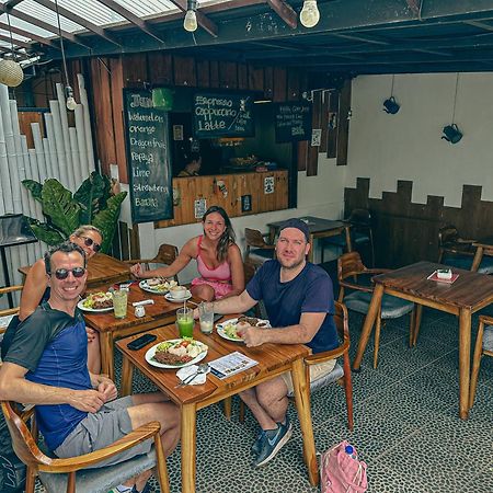 Dong Paloh Hostel Munduk Eksteriør bilde