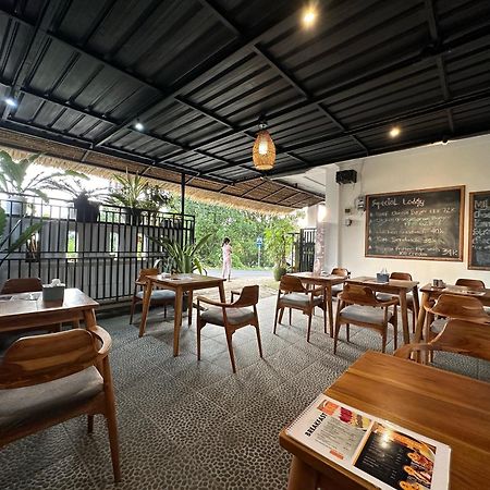 Dong Paloh Hostel Munduk Eksteriør bilde