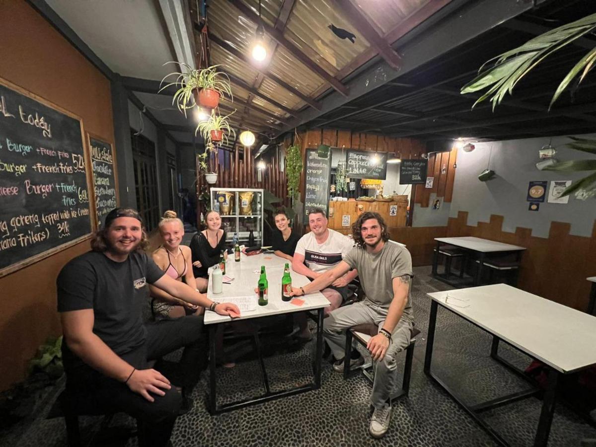 Dong Paloh Hostel Munduk Eksteriør bilde