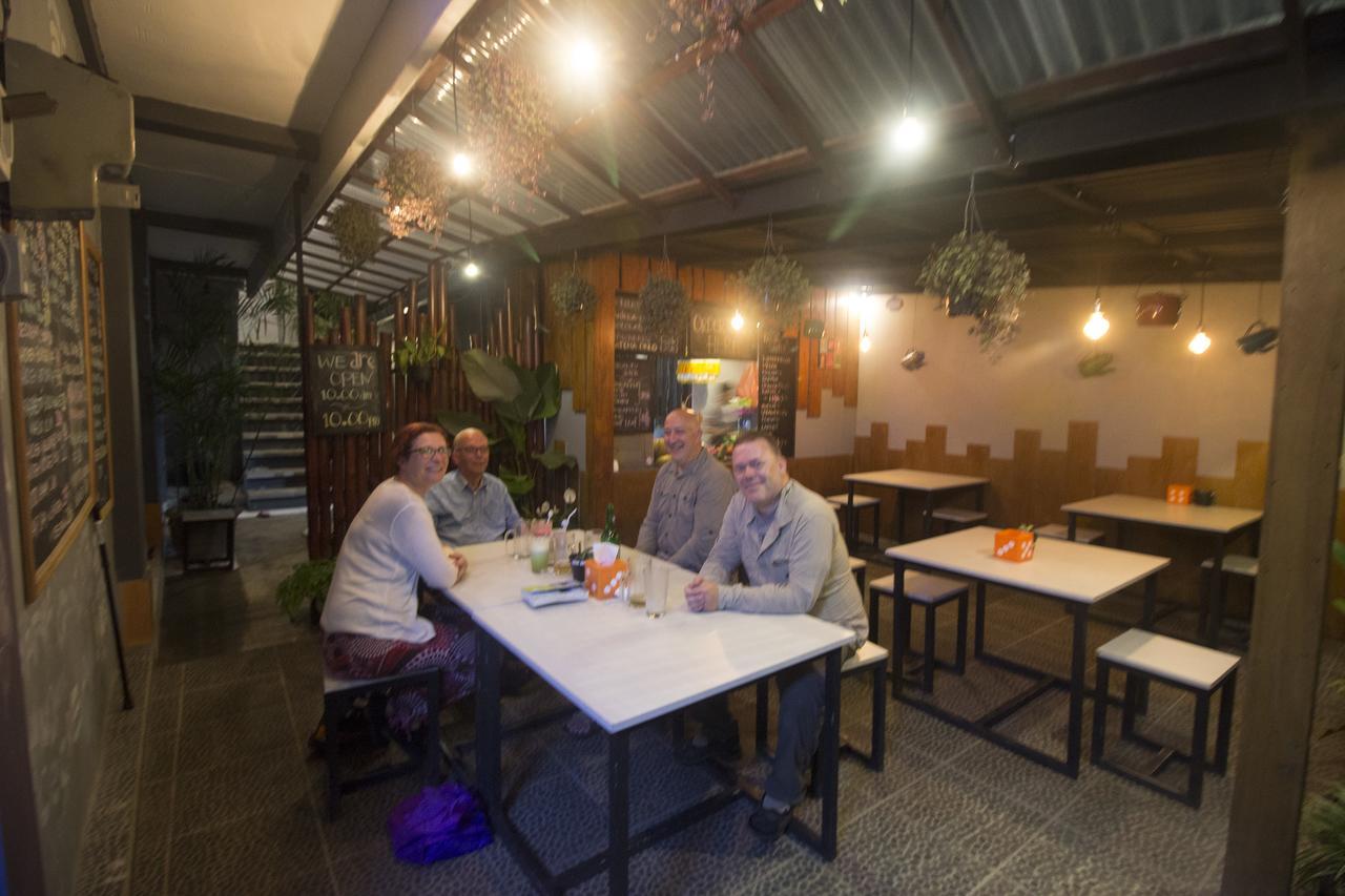 Dong Paloh Hostel Munduk Eksteriør bilde