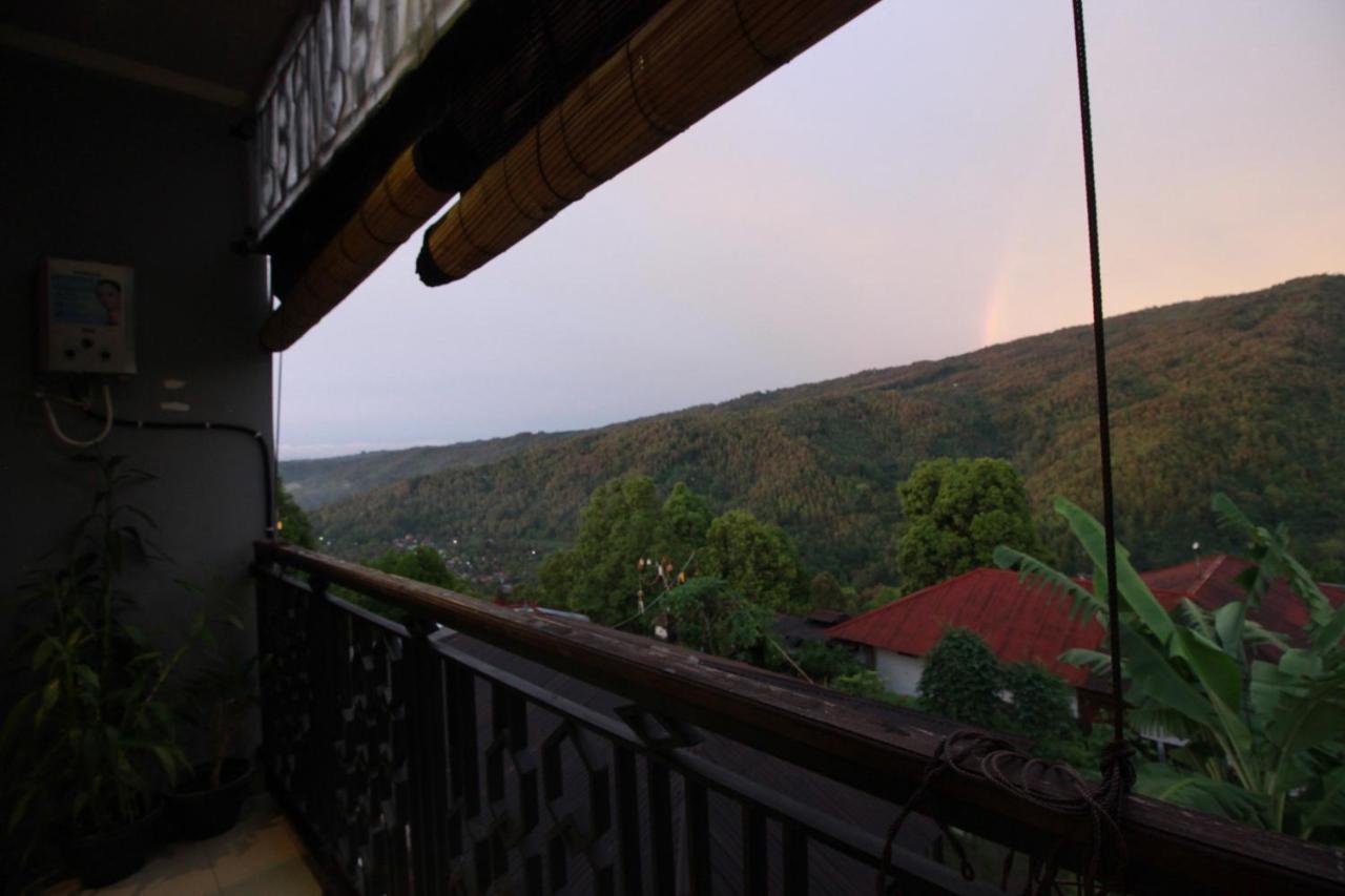 Dong Paloh Hostel Munduk Eksteriør bilde