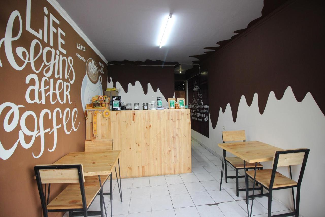 Dong Paloh Hostel Munduk Eksteriør bilde